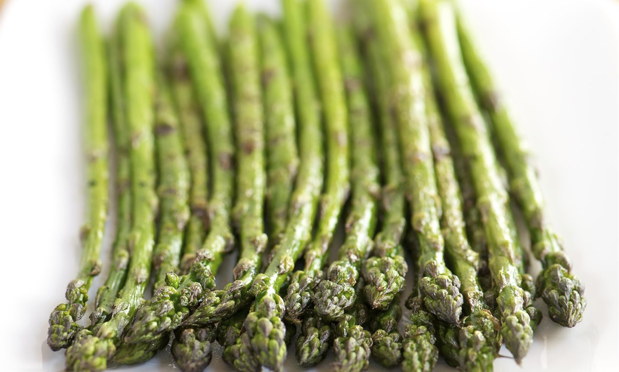 Citrus Grilled Asparagus Recipe | Dr. Oetker